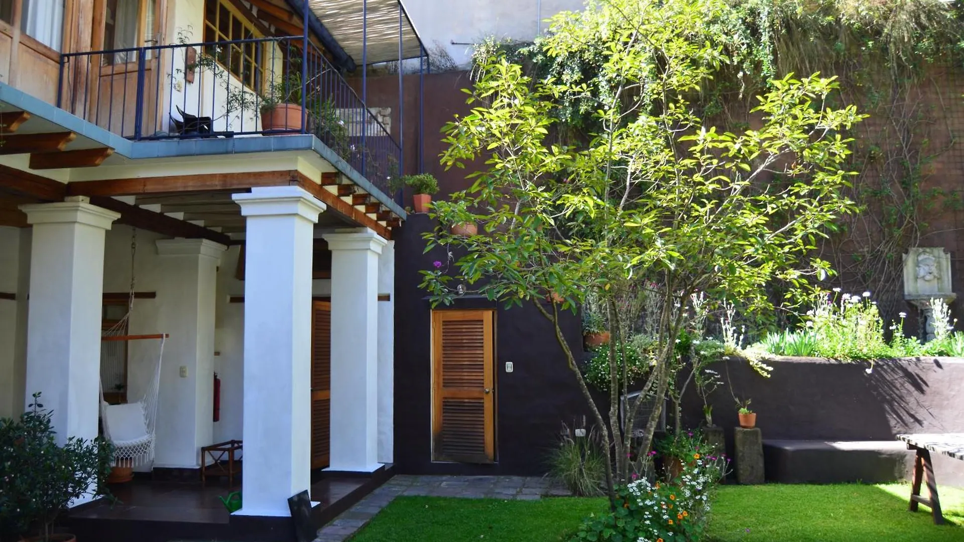 Wantara Suites Quito 0*,